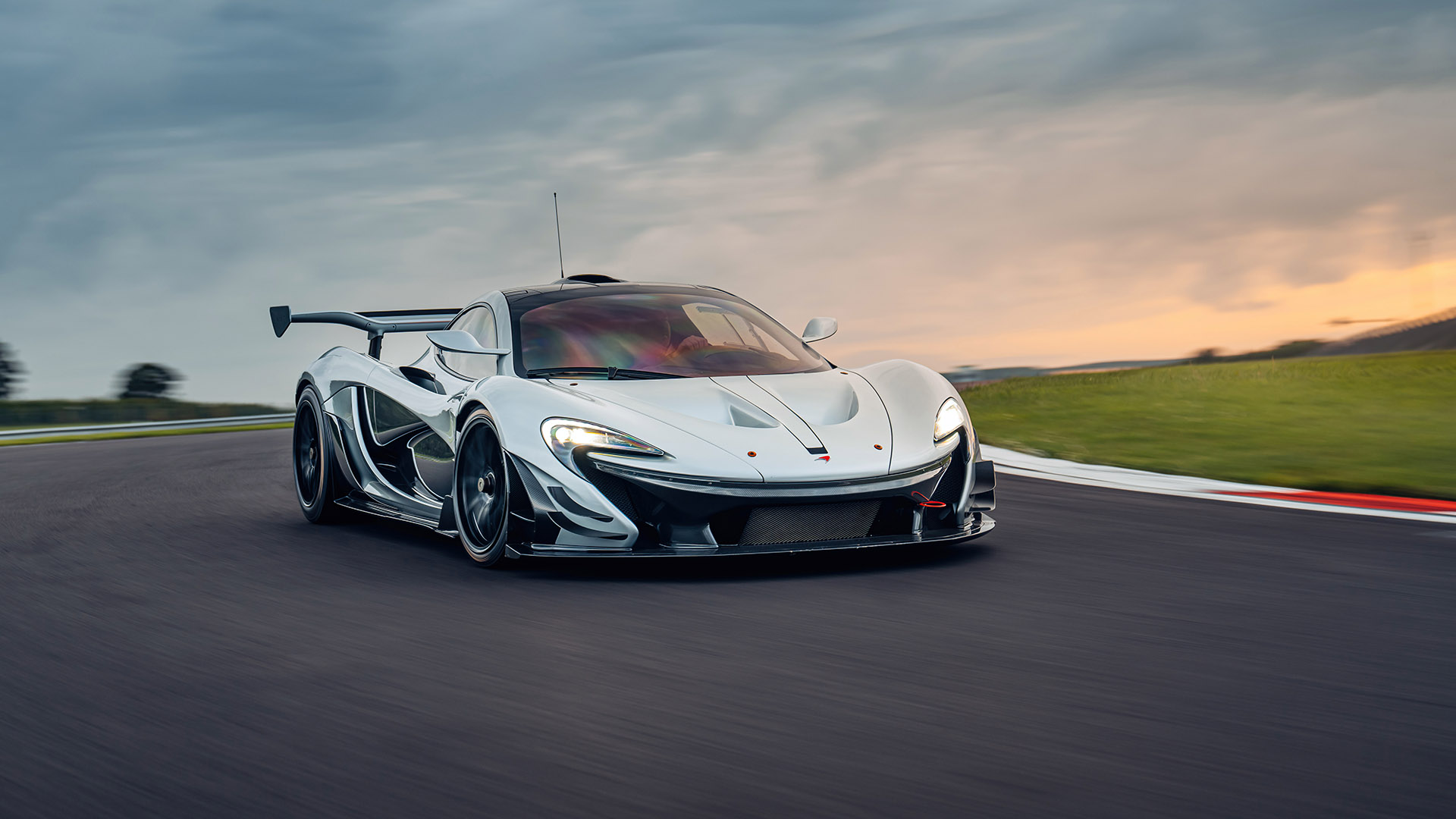 McLaren P1